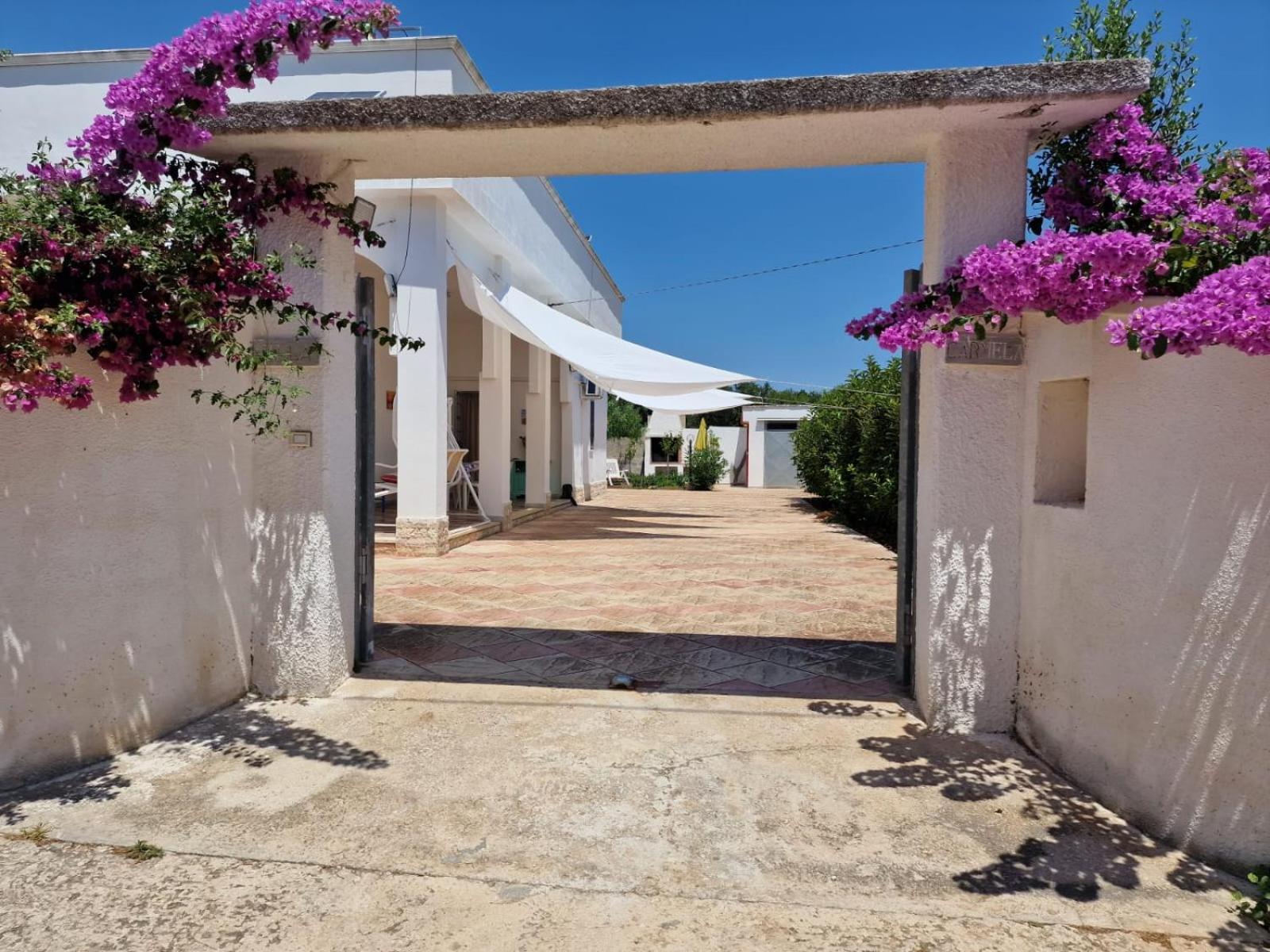 Villa Carmela A San Pietro In Bevagna Exterior photo